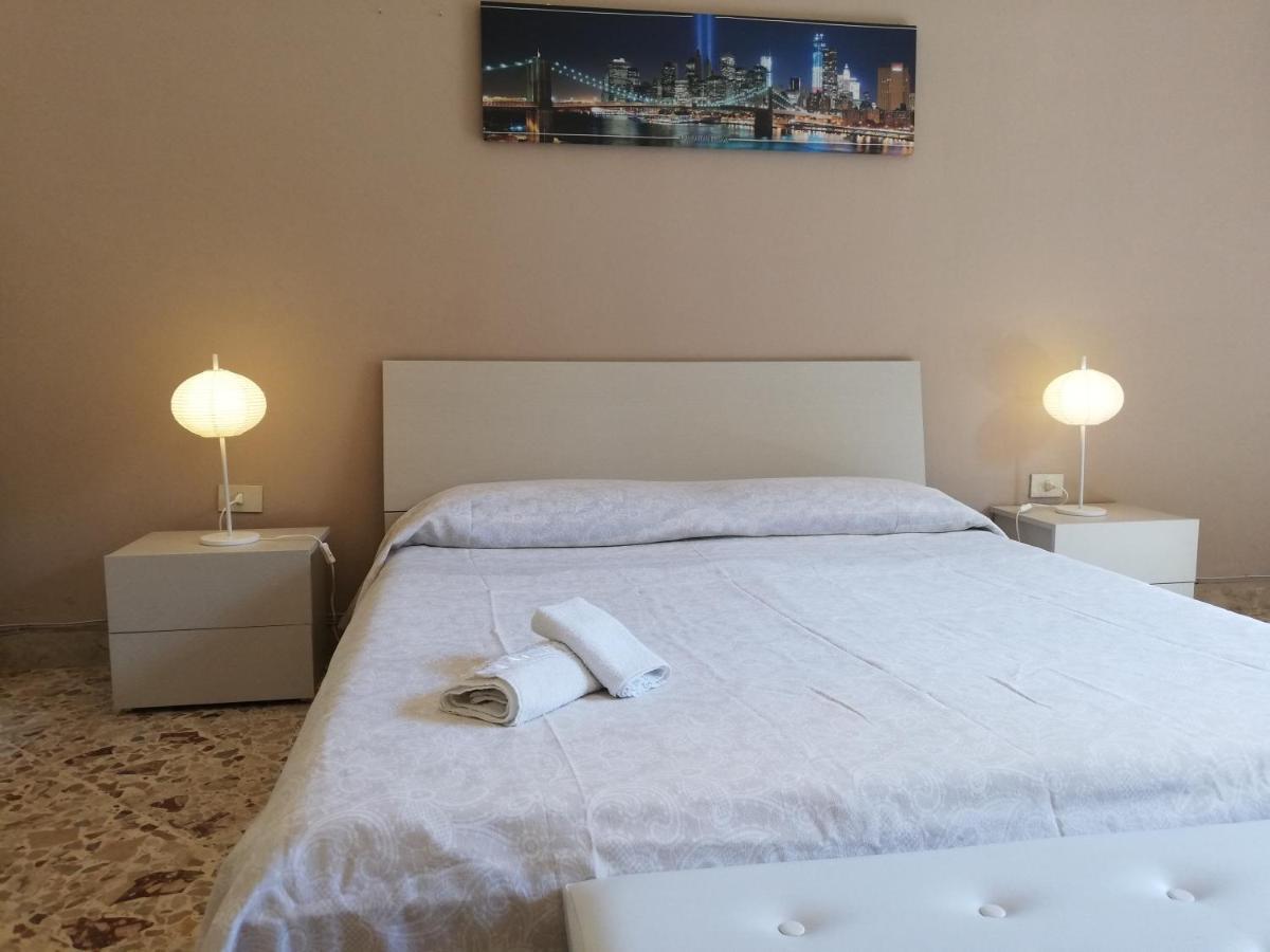 Charming Apartment In Mondello Palermo Exterior foto